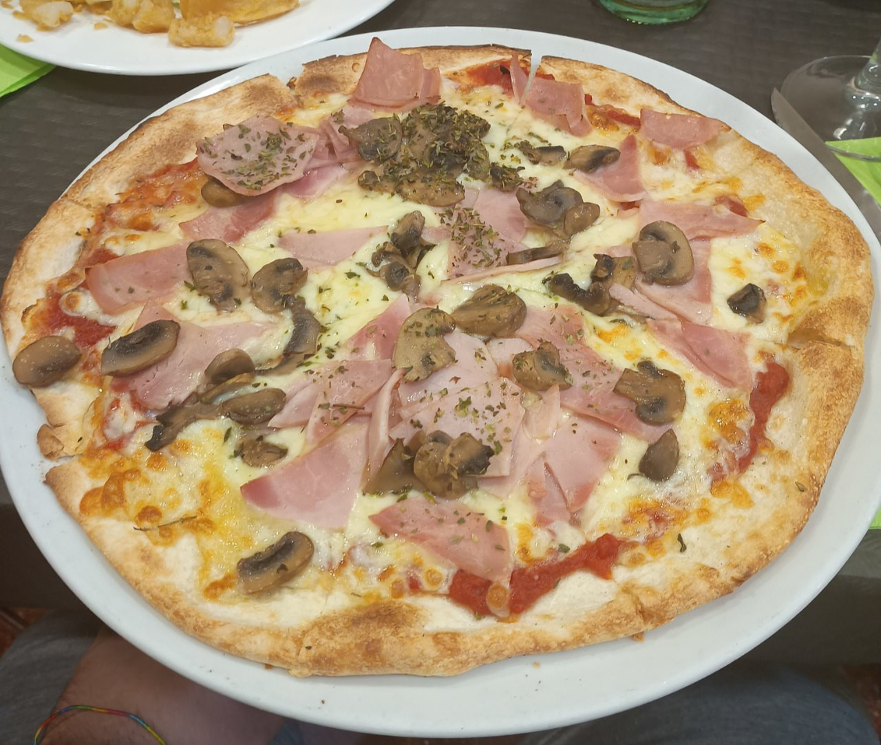Mushroom and ham pizza